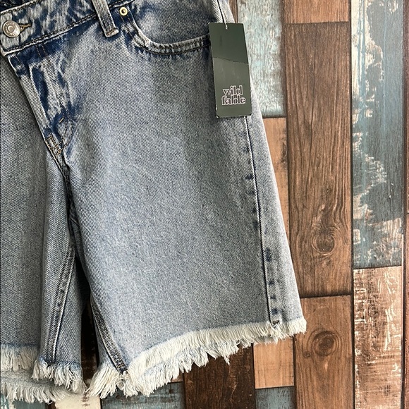 Wild Fable Light Blue Frayed Hem Jean Shorts - Picture 4 of 14